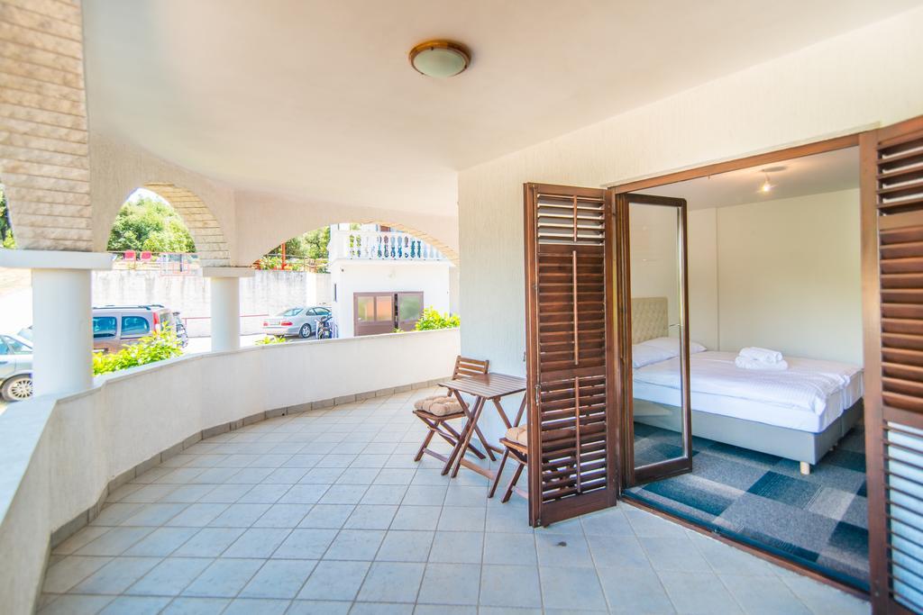 Hotel Villa Vrsar Exterior photo